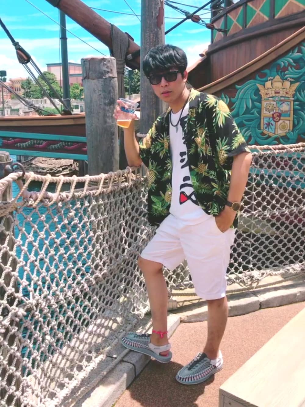 「関ジャニ∞、渋谷すばる、eighter」｜「KEENのUNEEK / ユニーク（サンダル、グレー系）」を使った、太郎おっさんeighterさん（メンズ・172cm）の夏コーディネートの1枚目の写真