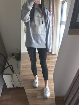 「PULL&BEAR（プルアンドベア）のアイテム（パーカー）」を使った、霍七さん（レディース・164cm）の春コーディネート