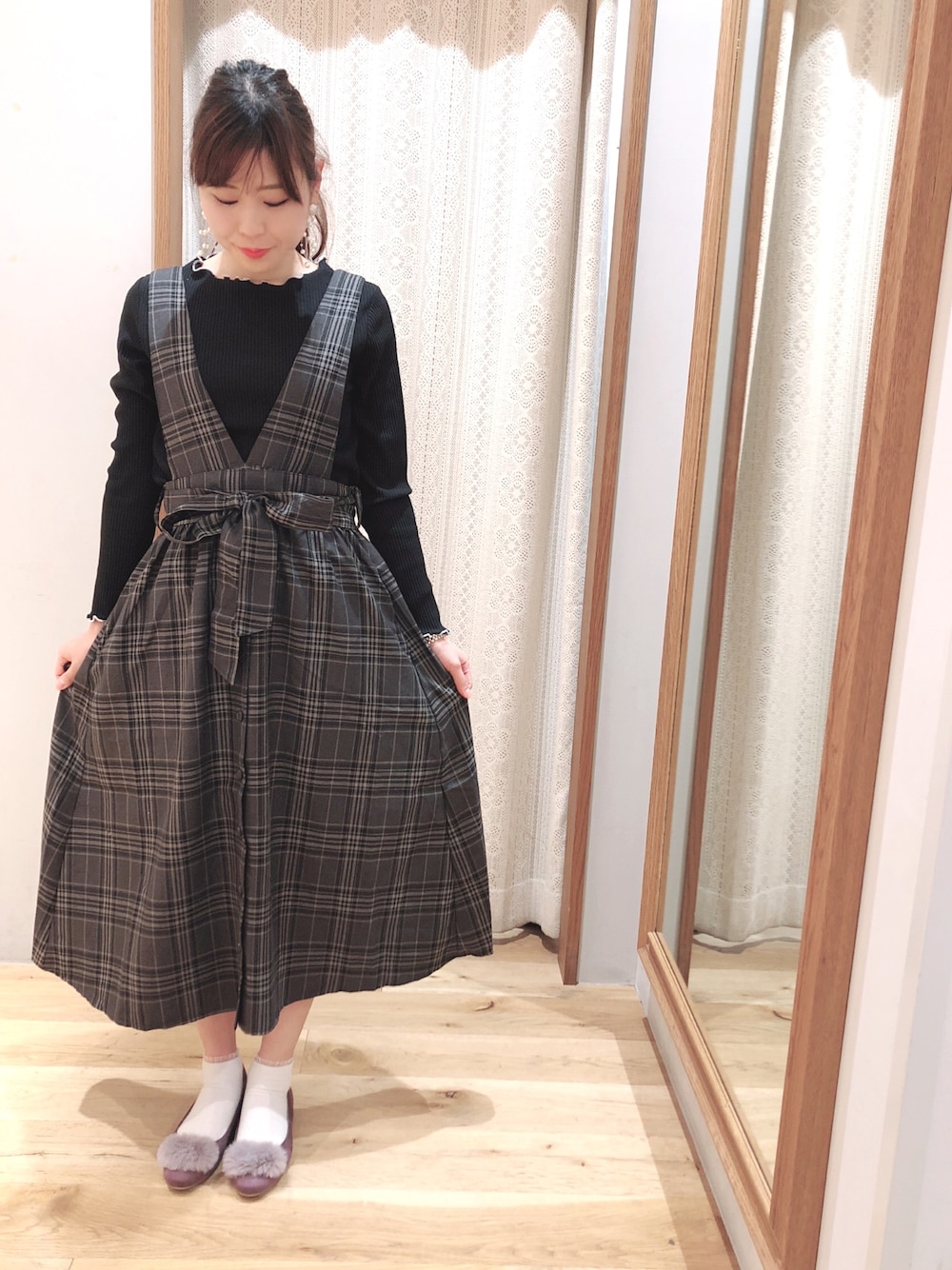 「秋服準備はじめました、大人カジュアル、ootd、プチプラコーデ、ロングスカート、アースミュージック＆エコロジー、チェックワンピース、ワンピース」｜「earth music&ecologyのSET2点 2wayジャンスカ+インナー（ワンピース、ブラック系）」を使った、Yuuuuuka♥さん（レディース・154cm）の秋コーディネートの1枚目の写真