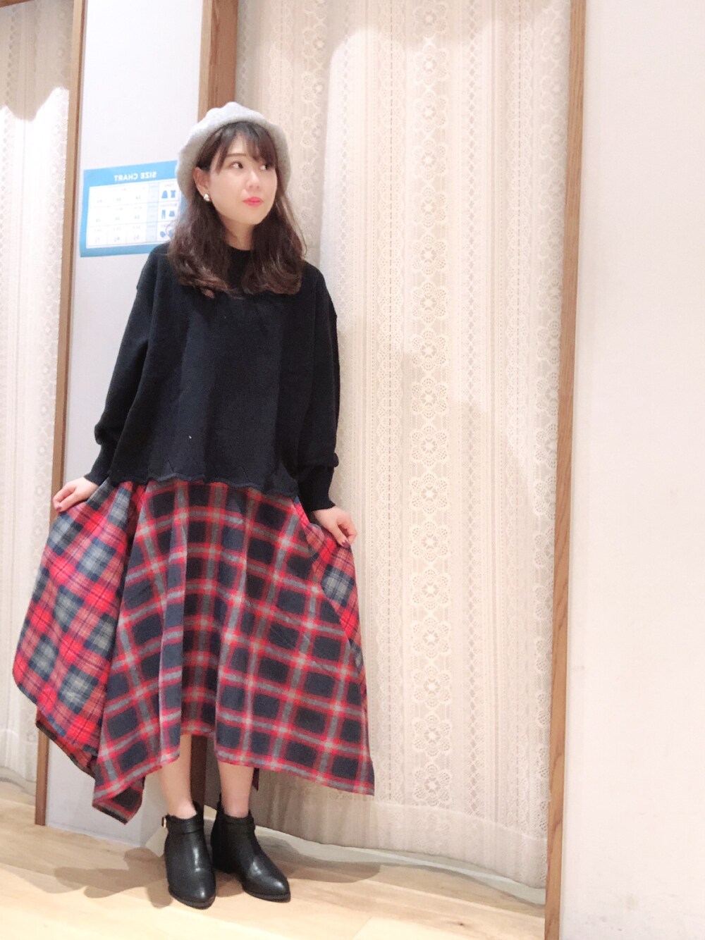 「秋のコーデ、大人カジュアル、おしゃれさんと繋がりたい、プチプラコーデ、ニット、プチプラ、新作、earth music&ecology、チェック、デザインスカート」｜「earth music&ecologyのアイテム（トップス、ブラック系）」を使った、Yuuuuuka♥さん（レディース・154cm）の秋コーディネートの1枚目の写真
