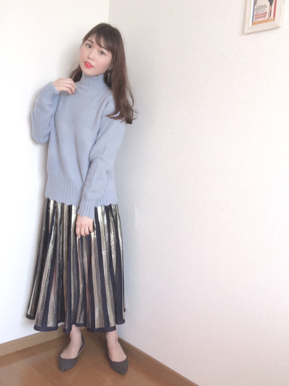 「冬コーデ、オトナガーリー、シンプル、韓国ファッション、dholic、スカラップ、プリーツスカート、きれいめカジュアル、キレイめ」｜「DHOLICのスカラップリブヘムハイネックニット（ニット/セーター、ブルー系）」を使った、Yuuuuuka♥さん（レディース・154cm）の冬コーディネートの1枚目の写真