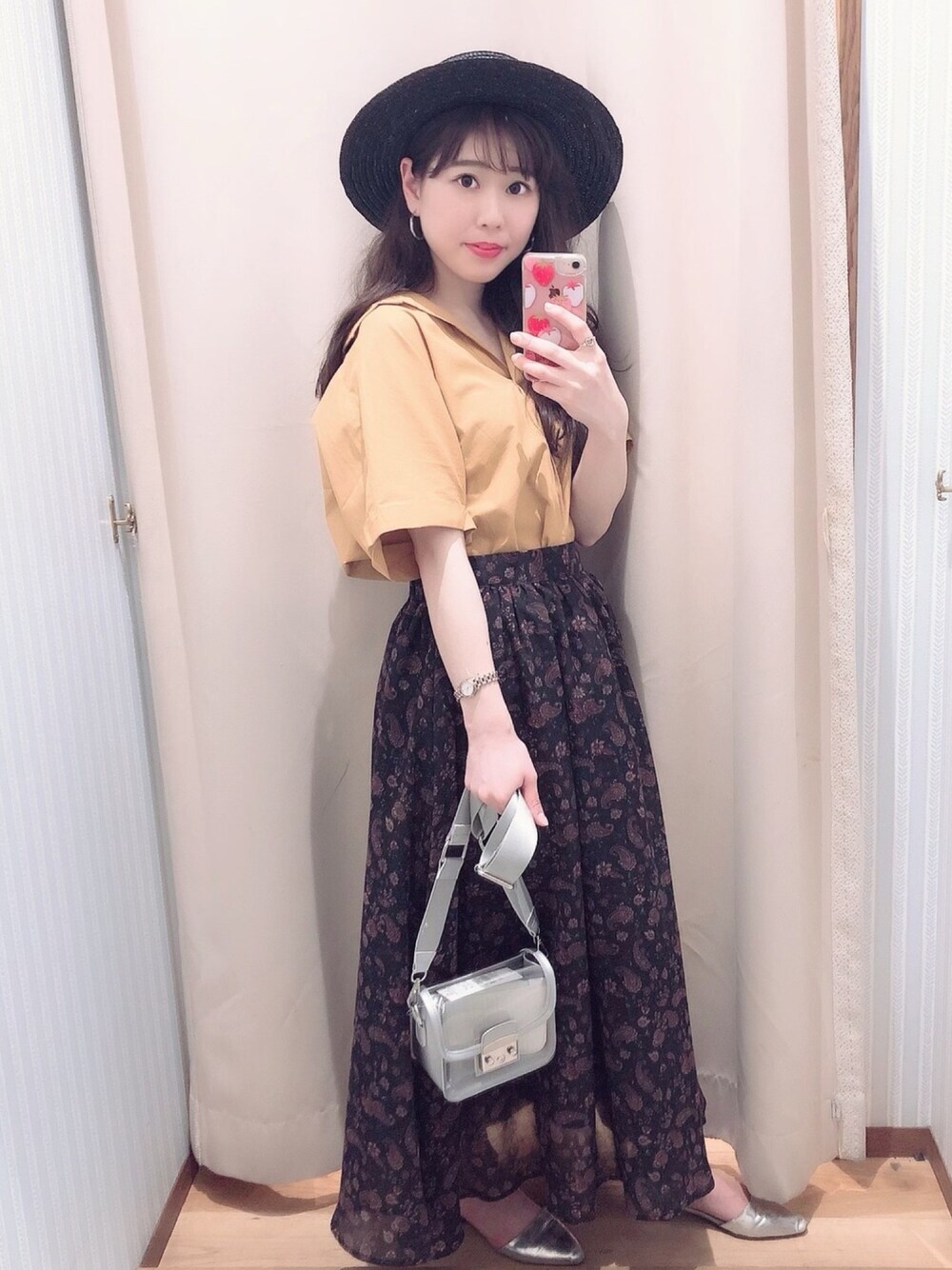 「シンプル、楽チンコーデ、休日スタイル、クリアバッグ、ブラック、シャツスタイル、シルバー、earth music&ecology、ショルダーバッグ、カンカン帽」｜「earth music&ecologyの・40キャンブリックスクエアシャツ ●（シャツ/ブラウス、イエロー系）」を使った、Yuuuuuka♥さん（レディース・154cm）の春コーディネートの1枚目の写真