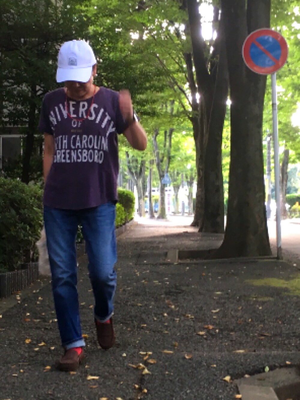 「シンプルコーデ、おさんぽコーデ、カジュアルコーデ、ラフ、お散歩」｜「CUBE SUGARのアイテム（Tシャツ/カットソー、パープル系）」を使った、ゆりさん（レディース・154cm）の秋コーディネートの1枚目の写真