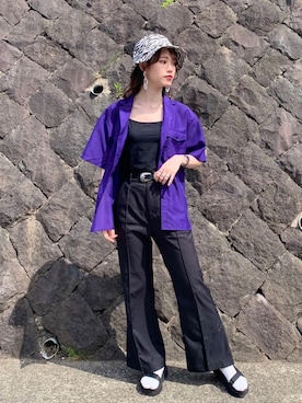 「パープル×黒」｜「アイテム（シャツ/ブラウス）」を使った、risakoさん（レディース・160cm）の春コーディネート