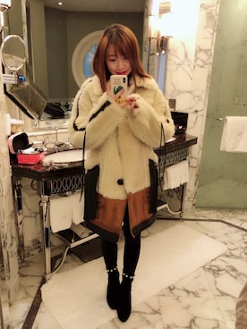「COACH」｜「アイテム（ムートンコート）」を使った、张旻旻并非不正經さん（レディース・160cm）の冬コーディネート