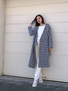 「ブルー x ホワイト」｜「アイテム（チェスターコート）」を使った、黒木 ナツミ🦋さん（レディース・162cm）の冬コーディネート