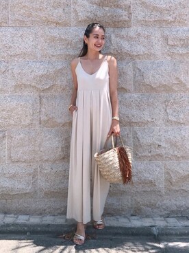 「アイテム（つなぎ/オールインワン、ベージュ系）」を使った、黒木 ナツミ🦋さん（レディース・162cm）の夏コーディネート