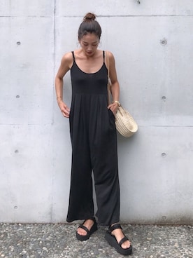 「Teva（テバ）のTEVA FLATFORM UNIVERSAL（サンダル）」を使った、黒木 ナツミ🦋さん（レディース・162cm）の夏コーディネート