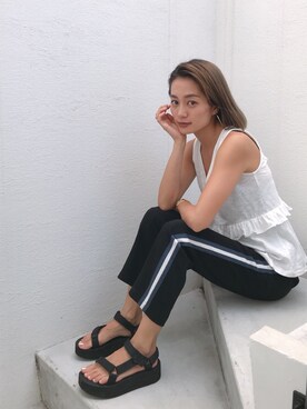 「Teva（テバ）のTEVA FLATFORM UNIVERSAL（サンダル）」を使った、黒木 ナツミ🦋さん（レディース・162cm）の夏コーディネート