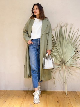 「ストレートデニム」｜「アイテム（トレンチコート）」を使った、黒木 ナツミ🦋さん（レディース・162cm）の春コーディネート