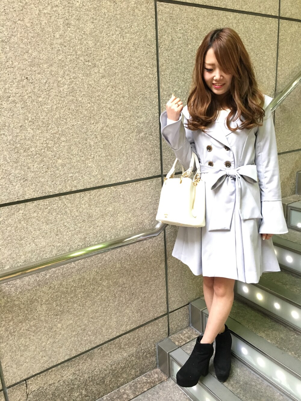 REDYAZELのトレンチコート（ブルー系）を使った人気ファッション