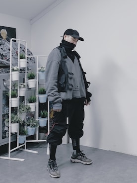 「thisisneverthat（ディスイズネバーザット）のアイテム（キャップ）」を使った、彭傑文さん（メンズ・175cm）の冬コーディネート