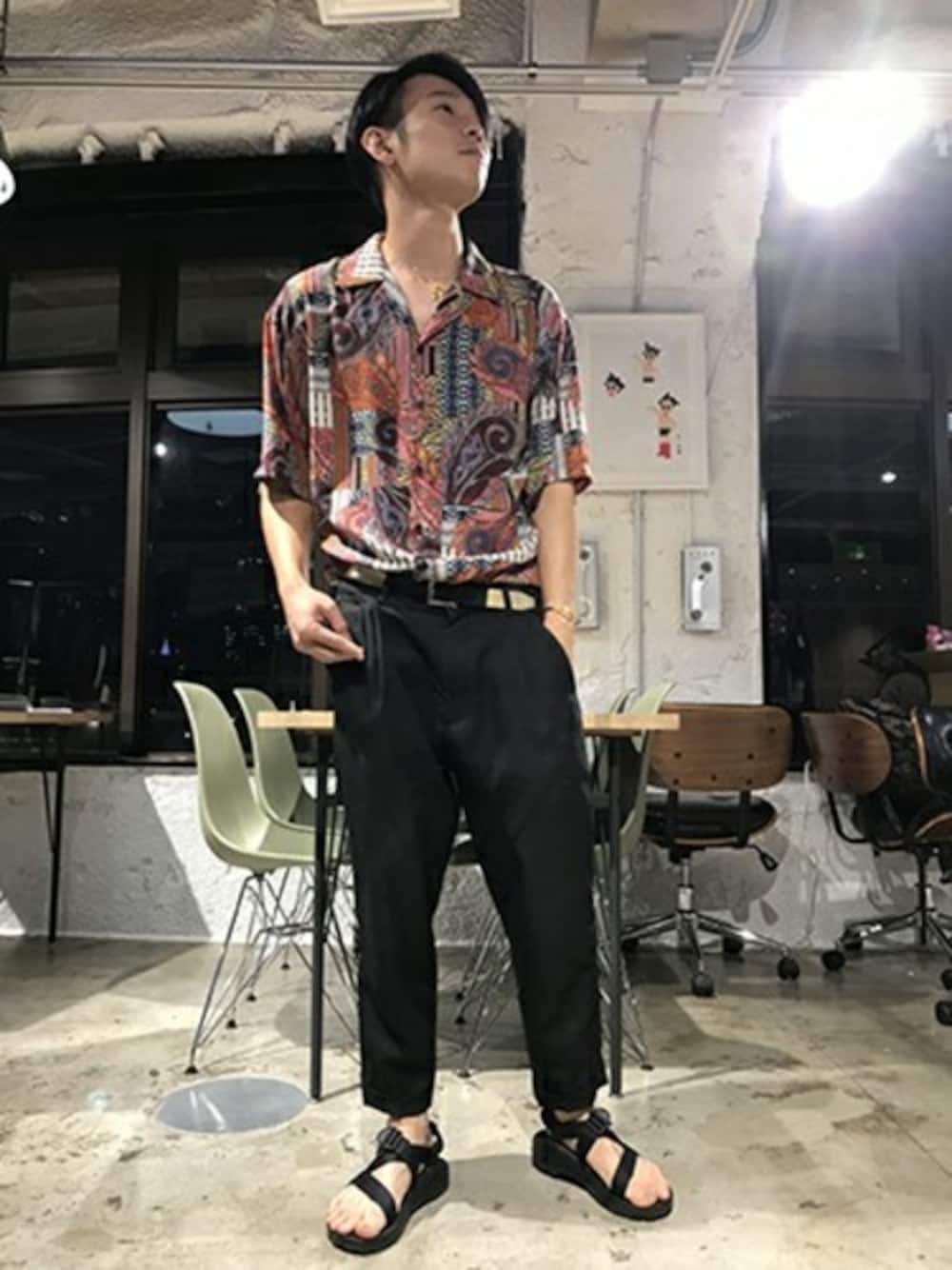 「VANQUISH、ワイドパンツ、シャツイン、ワイドスラックス、LEGENDA、スポーツサンダル、総柄シャツ、オープンカラーシャツ、開襟シャツ、ドラフトヴァンキッシュ」｜「LEGENDAのORIENTAL PATTERN オープンカラー半袖シャツ（シャツ/ブラウス、その他）」を使った、VANQUISHさん（メンズ・176cm）の夏コーディネートの1枚目の写真