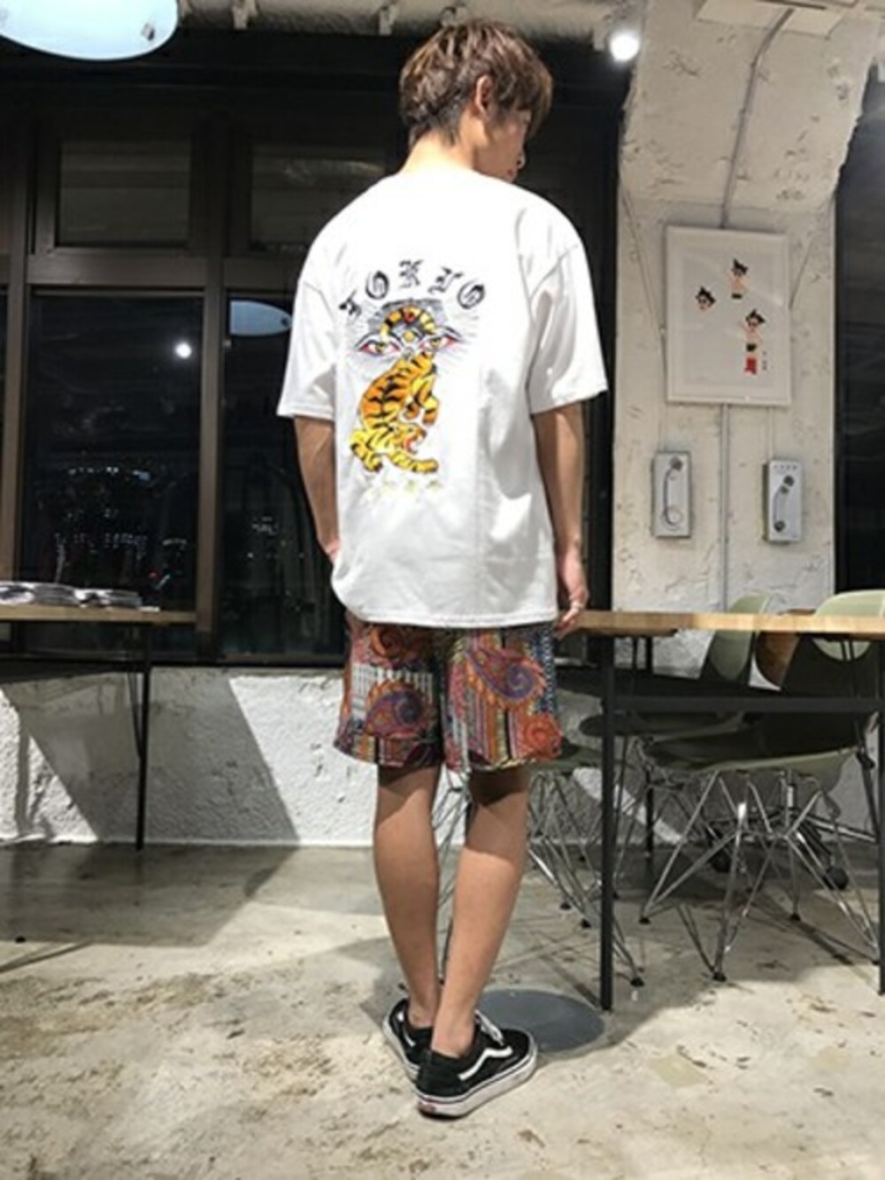 「ショートパンツ、刺繍、VANQUISH、総柄、夏コーデ、LEGENDA、ドラフトヴァンキッシュ」｜「LEGENDAのORIENTAL PATTERN ワイドショーツ（その他パンツ、その他）」を使った、VANQUISHさん（メンズ・175cm）の夏コーディネートの1枚目の写真