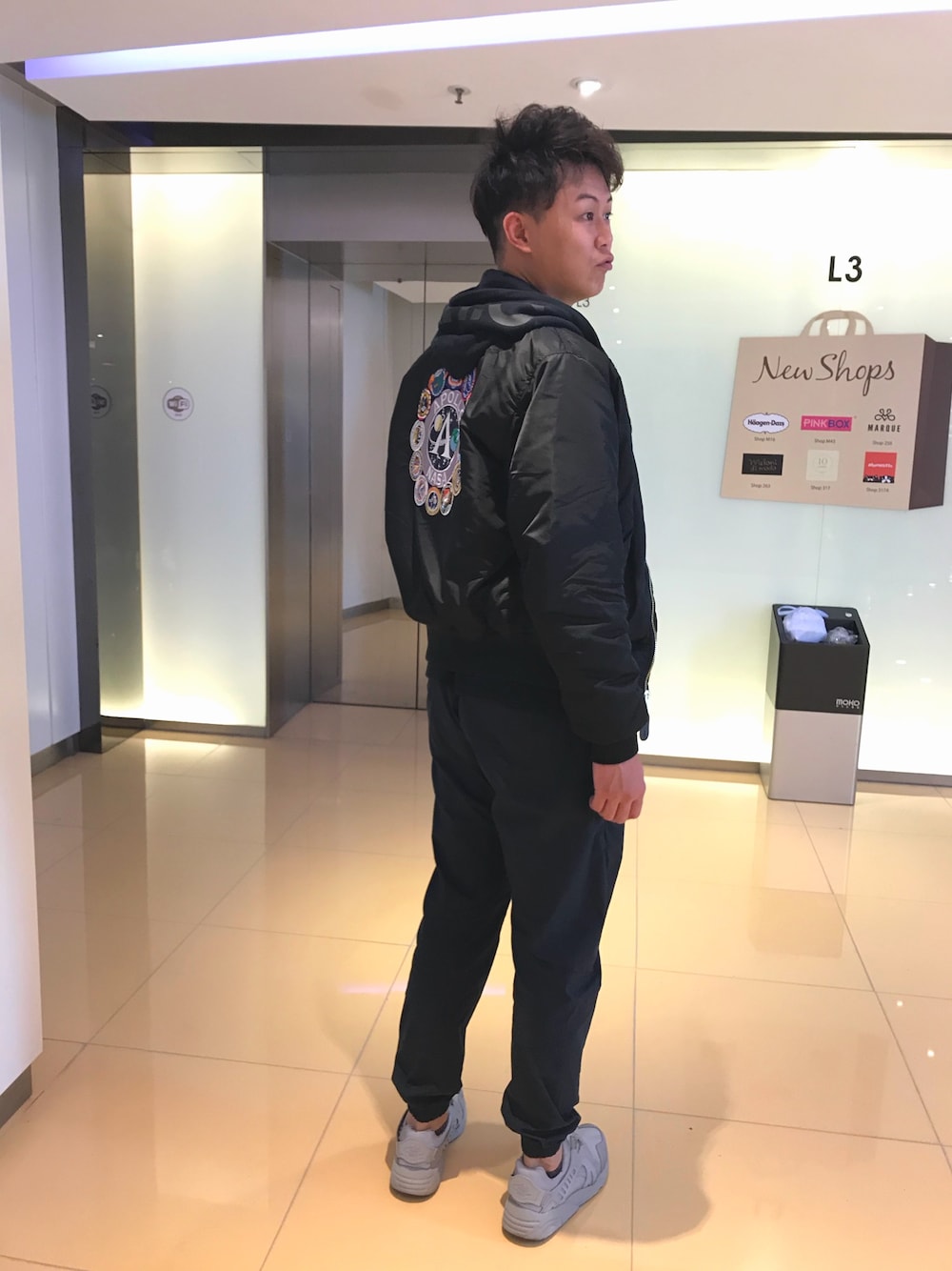 「NIKE、alphaindustries、alpha、MA-1、Jordan、冬コーデ、休日スタイル、PUMA、puma disc」｜「Alpha Industriesのアイテム（MA-1、ブラック系）」を使った、CalVinさん（メンズ・180cm）の冬コーディネートの1枚目の写真