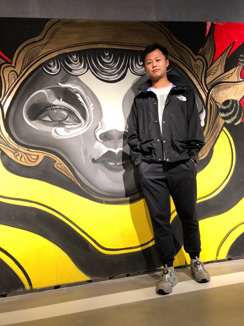 「秋のコーデ、THE NORTH FACE、NIKE、PUMA、undefeated、黑」｜「THE NORTH FACEのアイテム（マウンテンパーカー、ブラック系）」を使った、CalVinさん（メンズ・180cm）の秋コーディネートの1枚目の写真
