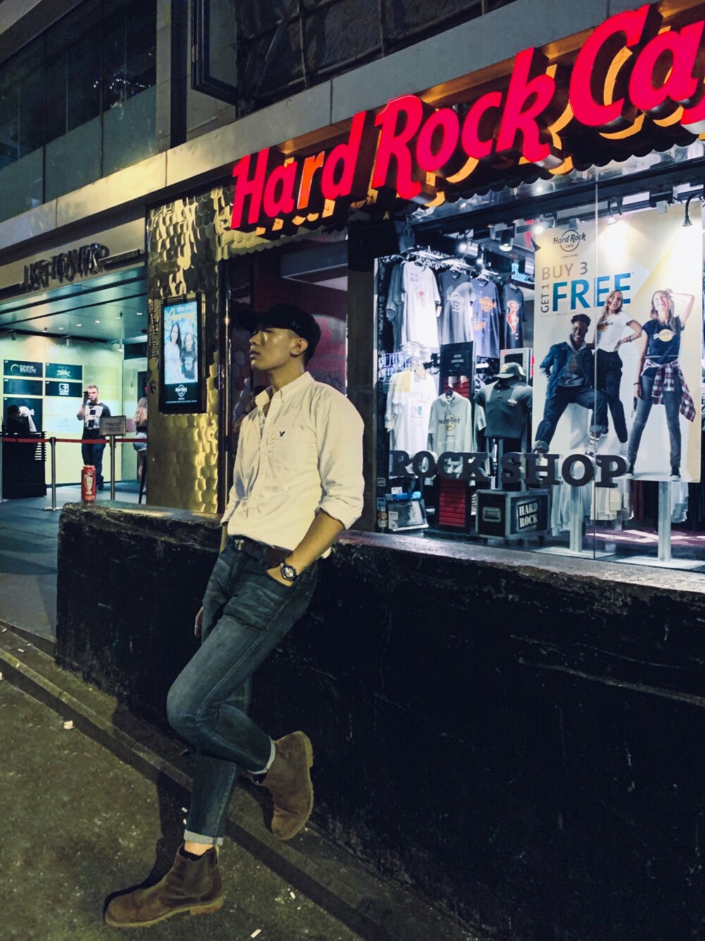 「CLUB FASHION、夏、man、lkf」｜「American Eagleのアイテム（シャツ/ブラウス、ホワイト系）」を使った、xaviermokmokmokさん（メンズ・188cm）の秋コーディネートの1枚目の写真