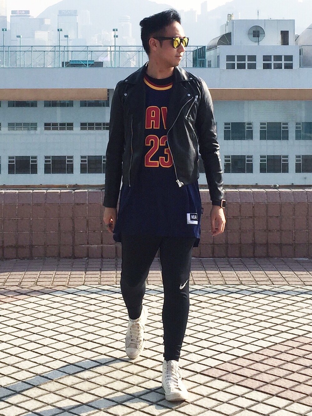 「fashion、STYLE、styling、ootd、lookbook、NIKE、H&M、converse、sporty、casual」｜「H&Mのアイテム（ライダースジャケット、ブラック系）」を使った、Jeffreyさん（メンズ・182cm）の冬コーディネートの1枚目の写真