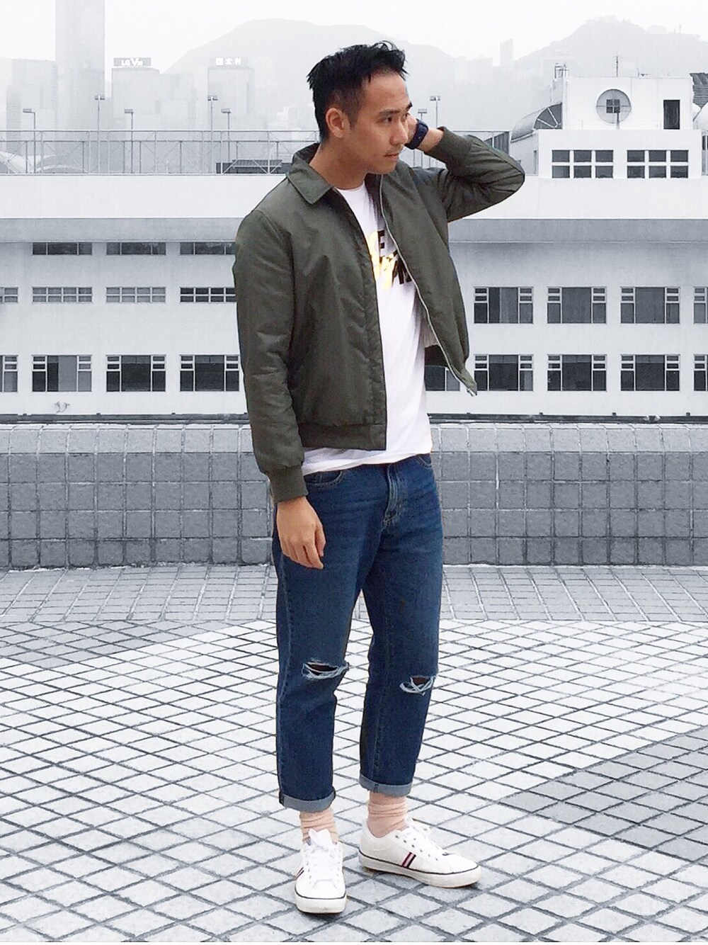 「fashion、styling、STYLE、ootd、lookbook、japanese、UNIQLO、GU、NIKE、cool」｜「UNIQLOのアイテム（ミリタリージャケット、グリーン系）」を使った、Jeffreyさん（メンズ・182cm）の春コーディネートの1枚目の写真
