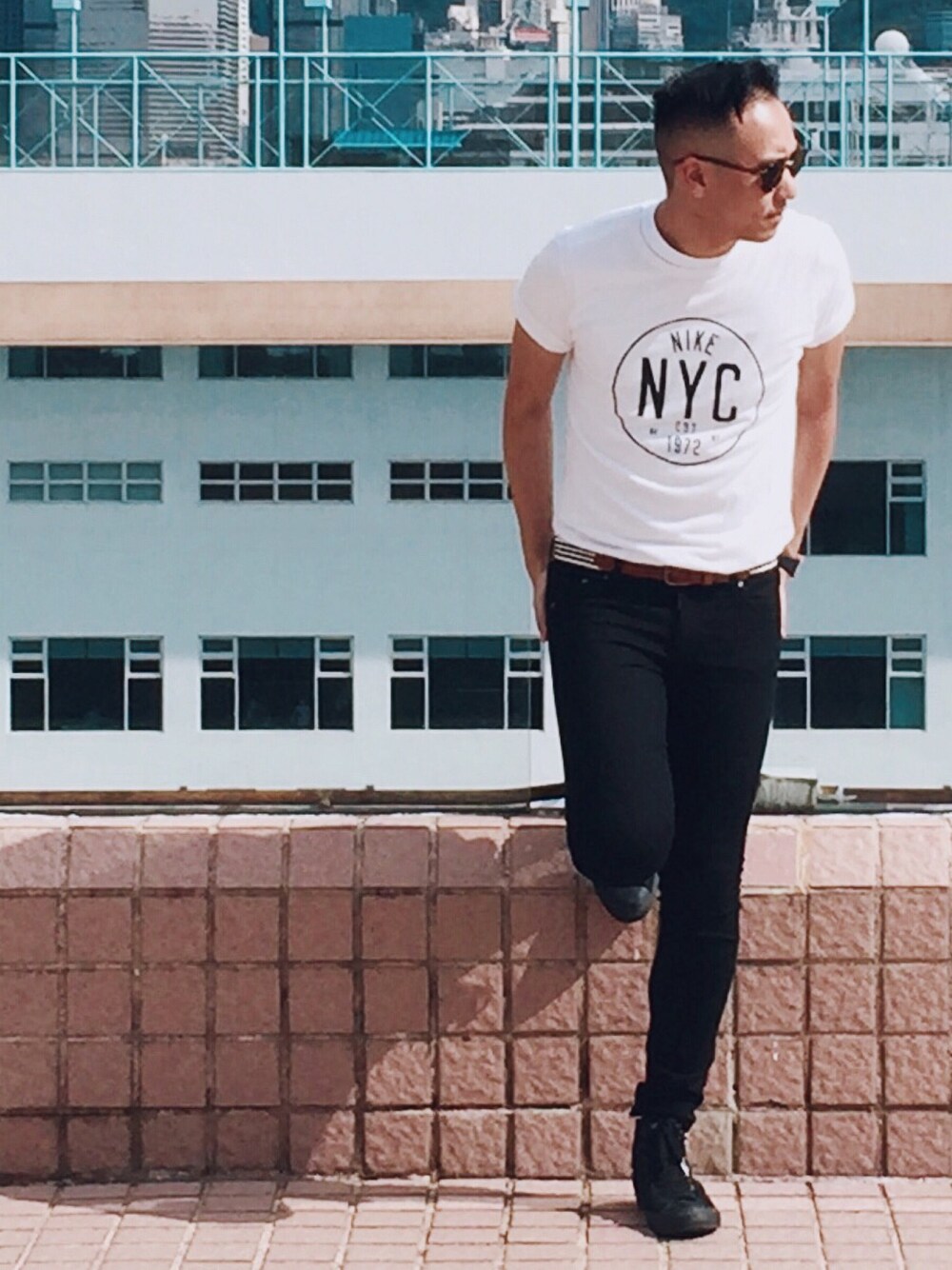「fashion、STYLE、ootd、lookbook、casual、black and white、NIKE、H&M、comfortable、cool」｜「NIKEのアイテム（Tシャツ/カットソー、ホワイト系）」を使った、Jeffreyさん（メンズ・182cm）の夏コーディネートの1枚目の写真