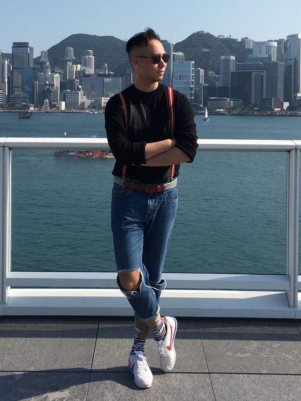 「fashion、STYLE、ootd、lookbook、black、COMME des GARCONS、Perfect Day、casual、men、cool」｜「BLACK COMME des GARCONSのアイテム（ニット/セーター、ブラック系）」を使った、Jeffreyさん（メンズ・182cm）の春コーディネートの1枚目の写真