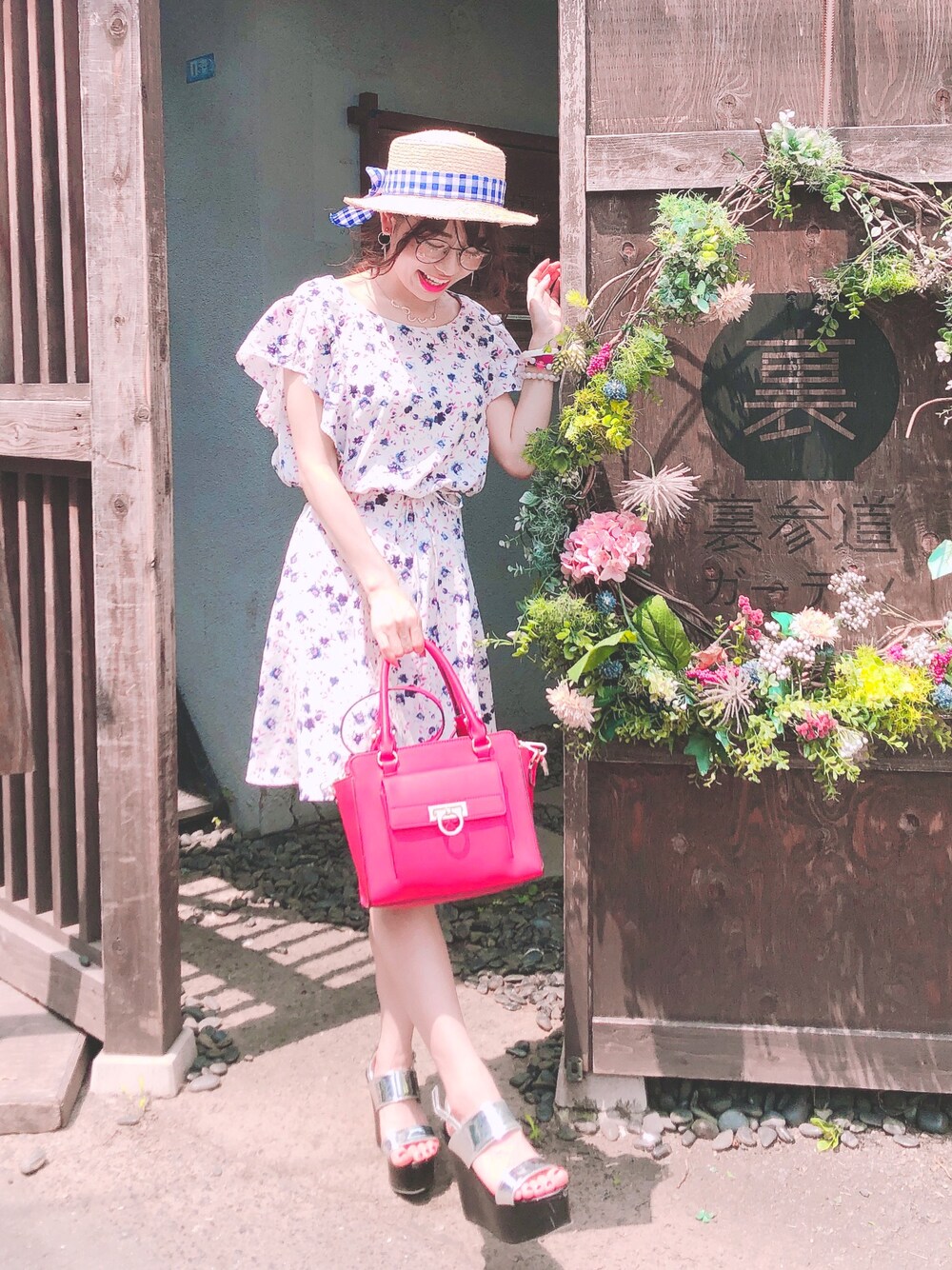「楽チンコーデ、おしゃれさんと繋がりたい、夏コーデ、ワンピース、大人ガーリー、カンカン帽」｜「SNIDELのアーリースプリングフリルワンピース（ワンピース、ホワイト系）」を使った、♡高橋 里彩子さん（レディース・154cm）の夏コーディネートの1枚目の写真