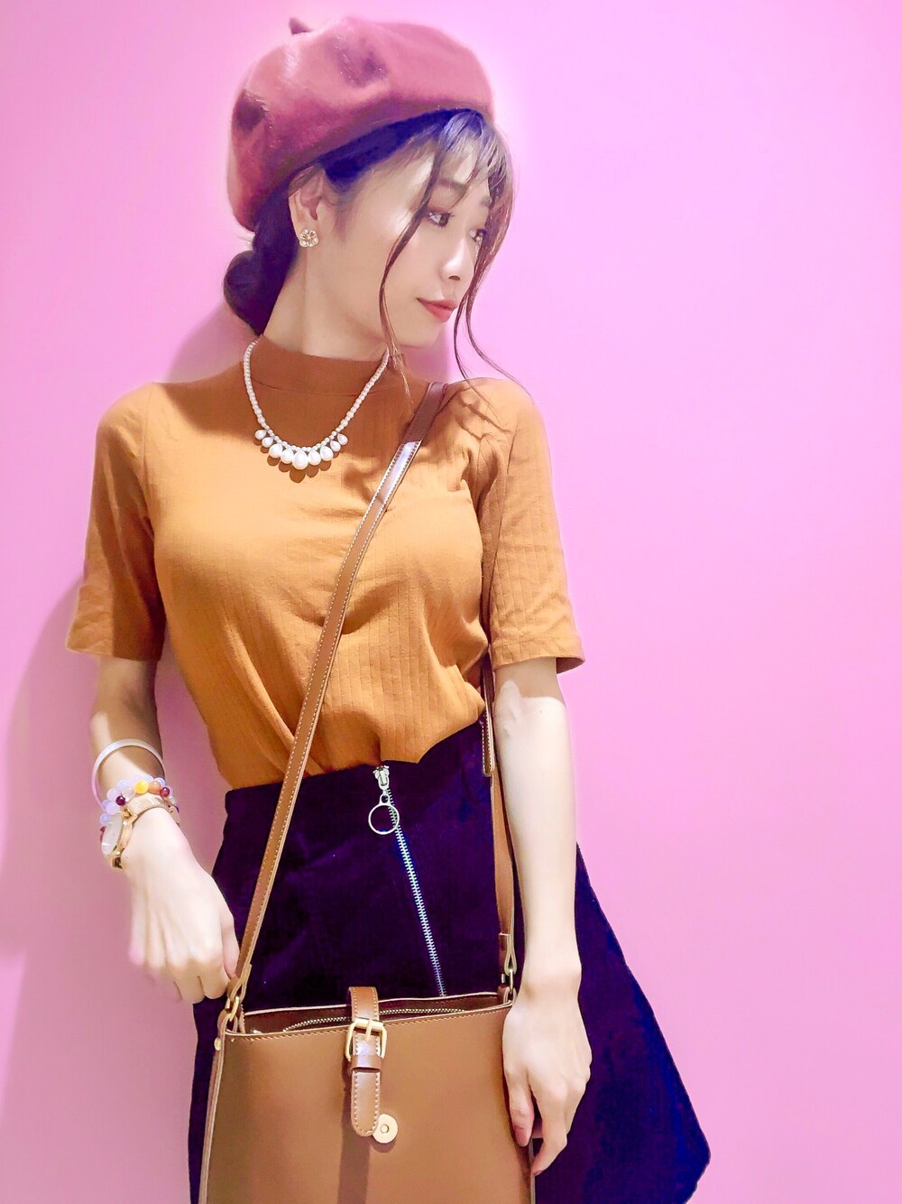 「秋コーデ、オトナ女子、シンプルコーデ、秋のカフェオレコーデ、ブラウン、低身長コーデ」｜「GUのアイテム（Tシャツ/カットソー、オレンジ系）」を使った、♡高橋 里彩子さん（レディース・154cm）の秋コーディネートの1枚目の写真