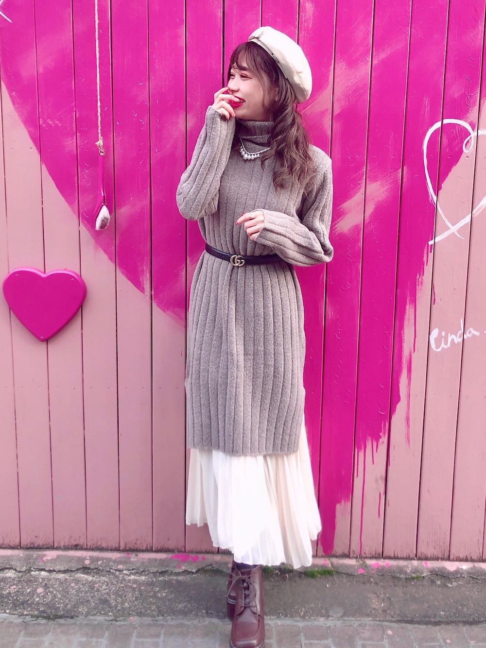 「カジュアルコーデ、シンプルコーデ、オトナカジュアル、春服、大人かわいい、ootd、低身長、デニムパンツ、ニットワンピース」｜「valmuerのアイテム（ワンピース/ドレス、グレー系）」を使った、♡高橋 里彩子さん（レディース・154cm）の冬コーディネートの1枚目の写真