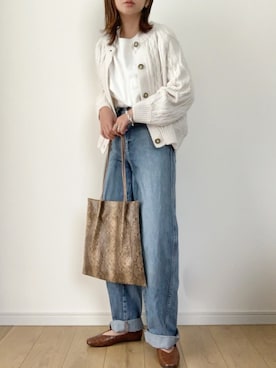 「UNIQLO（ユニクロ）のハイライズワイドストレートジーンズ（デニムパンツ）」を使った、maiko さん（レディース・158cm）の秋コーディネート