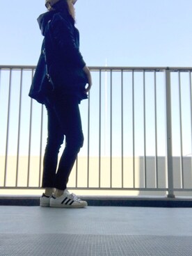 「無地党」｜「アイテム（マウンテンパーカー）」を使った、UDさん（レディース・164cm）の春コーディネート