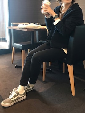 「カフェ」｜「アイテム（その他アウター）」を使った、UDさん（レディース・164cm）の冬コーディネート