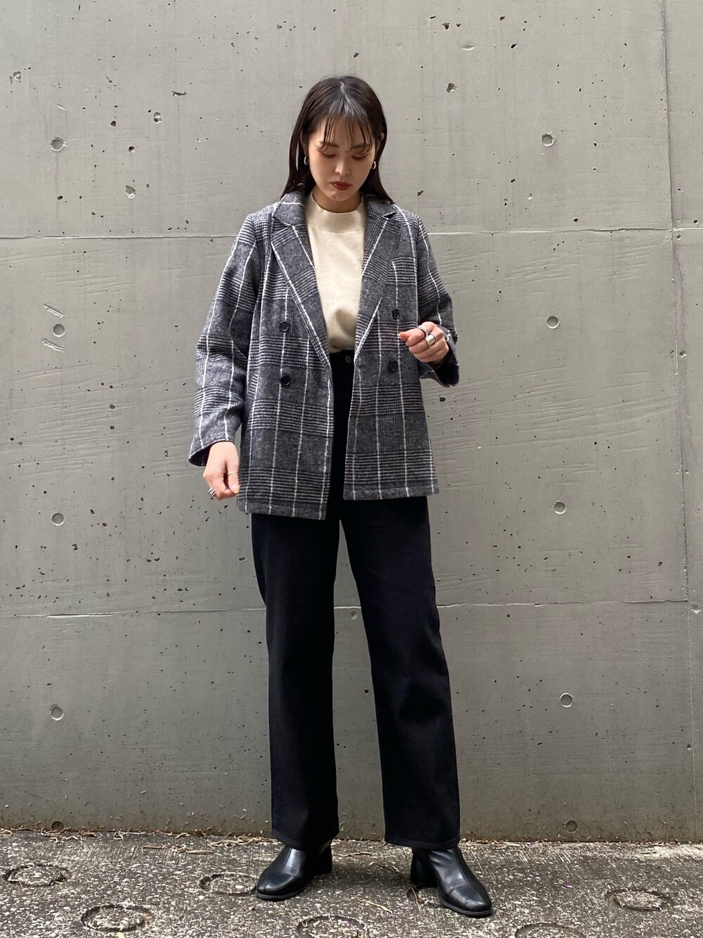 「休日スタイル、セットアップ、チェック、モード、冬コーデ、デニム、ブラックデニム、チェックジャケット、きれいめカジュアル、高身長女子」｜「AS KNOW AS PINKYのチェックダブルボタンジャケット /セットアップ可能（テーラードジャケット、ブラック系）」を使った、chisatoyamamotoさん（レディース・169cm）の冬コーディネートの1枚目の写真