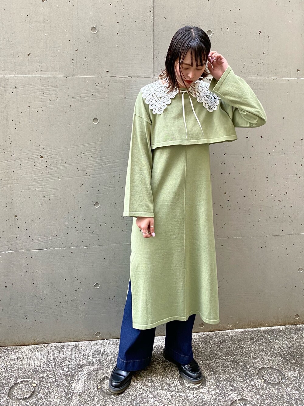 「春コーデ、ハイウエスト、パステル映える春、淡色コーデ、グリーン、レイヤードスタイル、春、ゆるコーデ、ミントグリーン、くすみカラー」｜「AS KNOW AS PINKYのなごむリラセットなニットワンピース（ワンピース、グリーン系）」を使った、chisatoyamamotoさん（レディース・169cm）の春コーディネートの1枚目の写真