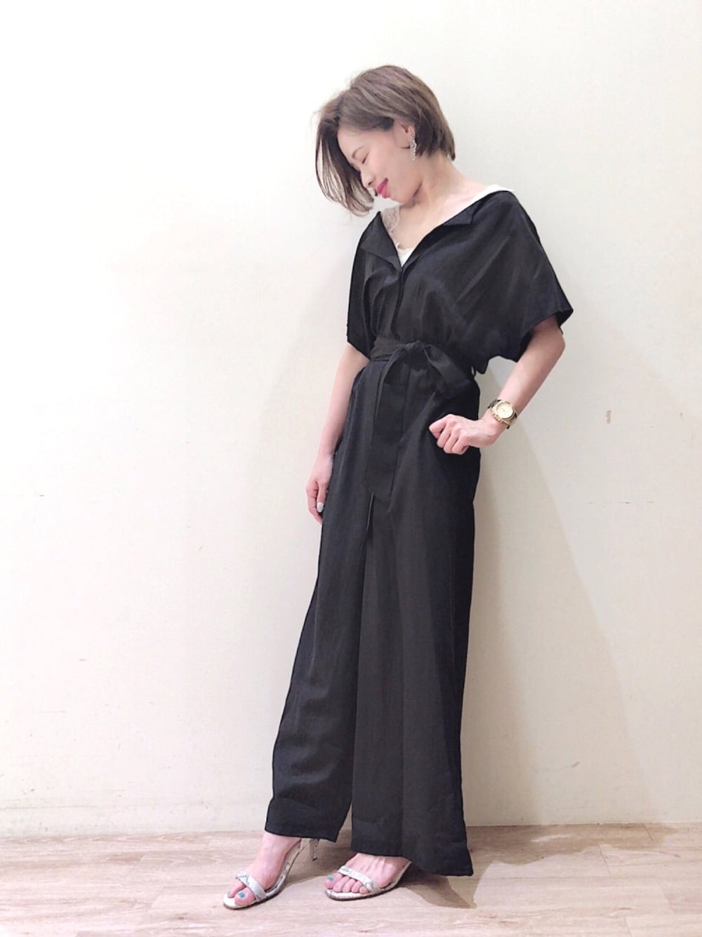 「ラボラトリーワーク(laboratory work)、laboratory work(laboratory work)、オールインワン、サロペット、ブラック、ラクチンコーデ、ロンパース、モノトーンコーデ、カジュアル、パンツスタイル」｜「laboratory workのベルト付きコンビネゾン（サロペット/オーバーオール、ブラック系）」を使った、taruさん（レディース・155cm）の夏コーディネートの1枚目の写真