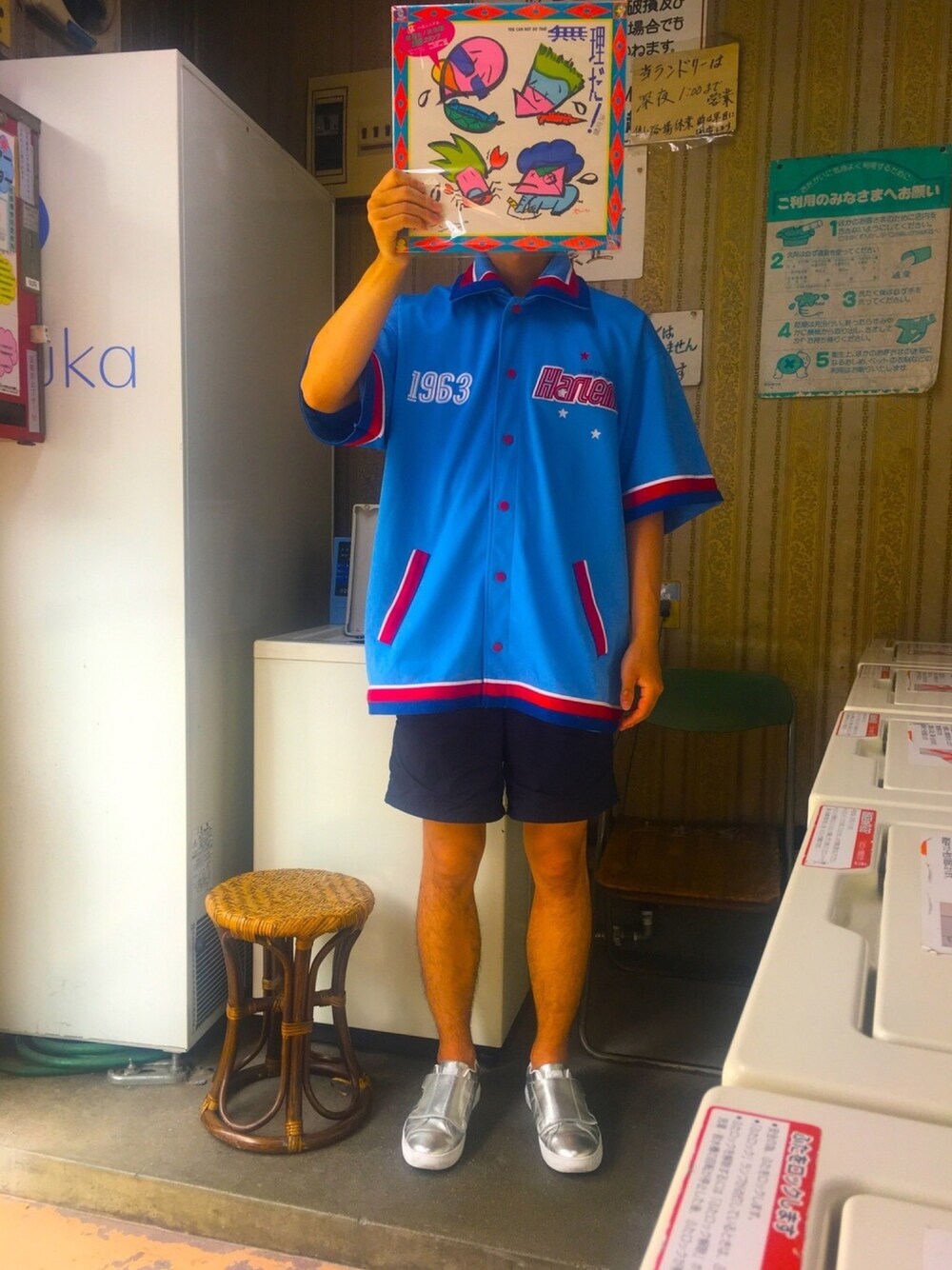 「これが私をアゲる服、夏、古着、短パン、スニーカー、ロン毛、コインランドリー、自撮り」｜「BIG LANDのアイテム（シャツ/ブラウス、ブルー系）」を使った、kakugariさん（メンズ・177cm）の春コーディネートの1枚目の写真