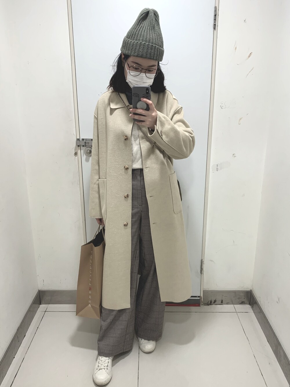 「GUのアイテム（その他パンツ、その他）」を使った、Yau さん（レディース・160cm）の春コーディネートの1枚目の写真