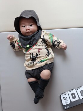「Mini Rodini（ミニロディーニ）のアイテム（スウェット）」を使った、NaQさん（キッズ・60cm）の冬コーディネート