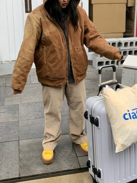 「Carhartt（カーハート）のアイテム（その他アウター）」を使った、ssscoolsさん（レディース・156cm）の冬コーディネート
