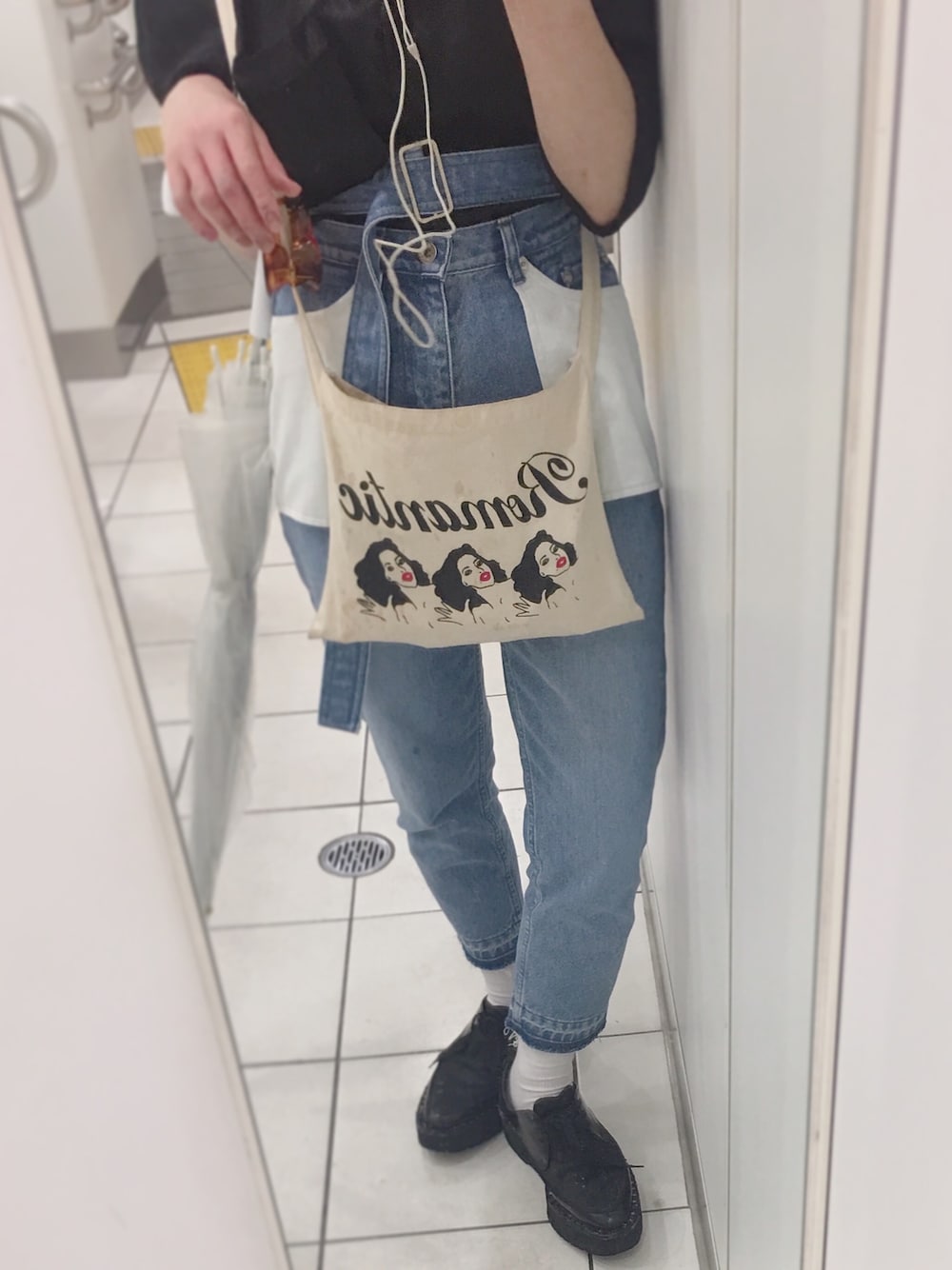 「Cry.、nopanties、suecommabonnie、デニム、デニムパンツ、厚底サンダル、夏コーデ」｜「CRY.のHigher 5  pockets /  vintage blue（デニムパンツ、ブルー系）」を使った、RIO MATSUMOTO  /TENさん（レディース・160cm）の夏コーディネートの1枚目の写真