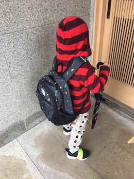 「THE NORTH FACE（ザノースフェイス）のTHE NORTH FACE K SMALL DAY（Backpack、ブラック系）」を使った、なかちゃんさん（キッズ・100cm）の冬コーディネート