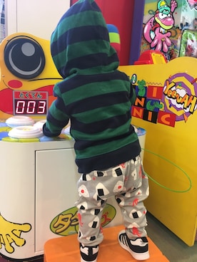 「HOGAN RANCH WEAR（ホーガンランチウエア）のサルエルパンツ　おにぎり(80～120cm)（Pants、グレー系）」を使った、なかちゃんさん（キッズ・100cm）の冬コーディネート