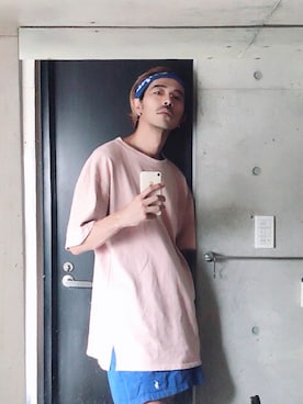 「blue」｜「アイテム（ヘアアクセサリー）」を使った、さん（メンズ・177cm）の春コーディネート
