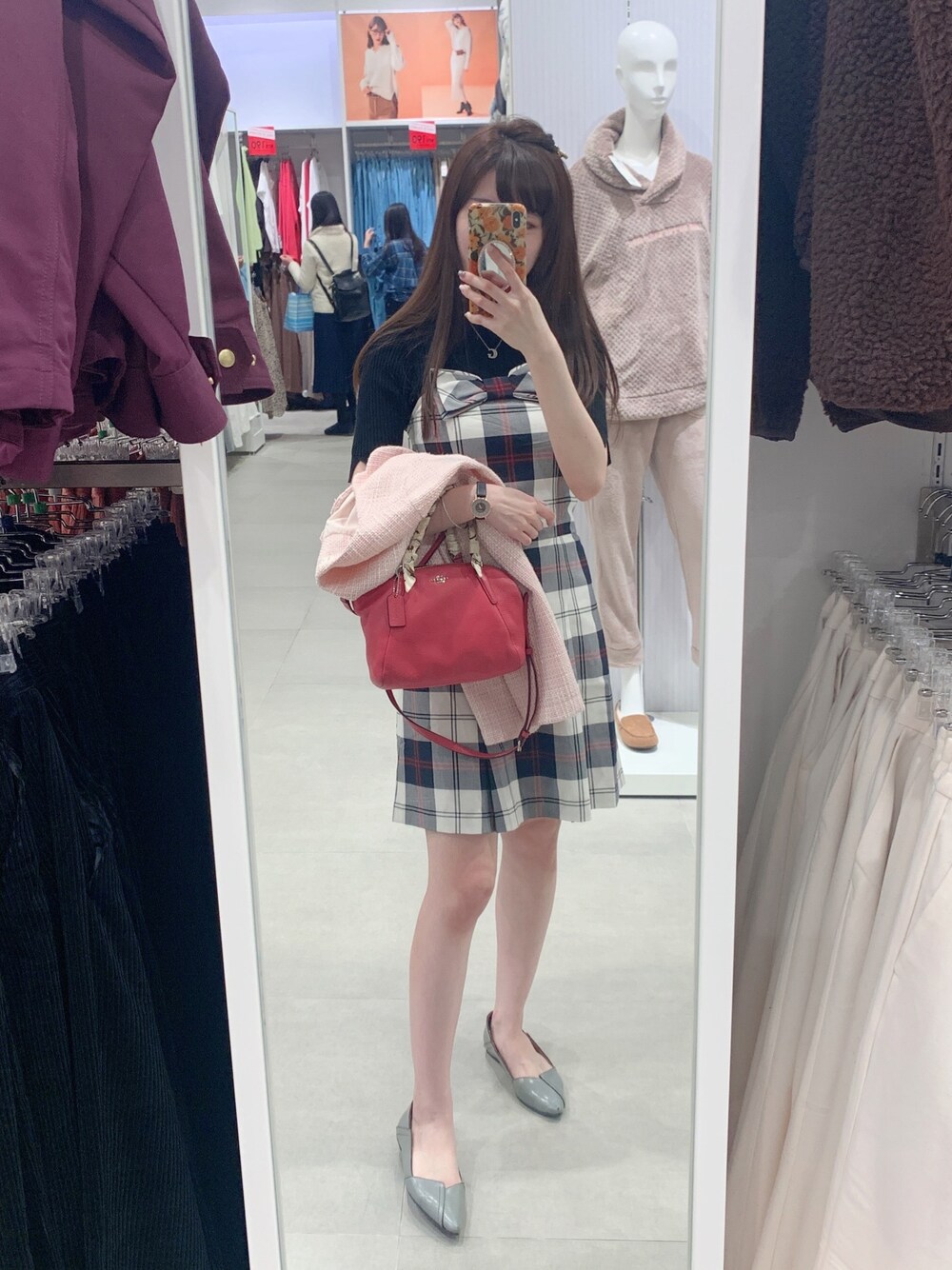 「GUのアイテム（ニット/セーター、ブラック系）」を使った、Iris💕さん（レディース・158cm）の春コーディネートの1枚目の写真