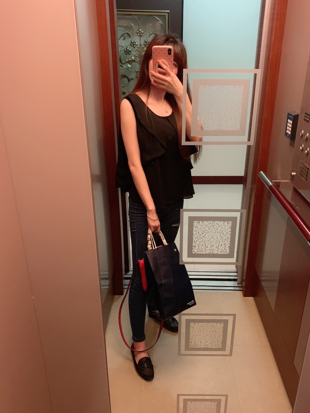「COACHのアイテム（ローファー、ブラック系）」を使った、Iris💕さん（レディース・158cm）の春コーディネートの1枚目の写真