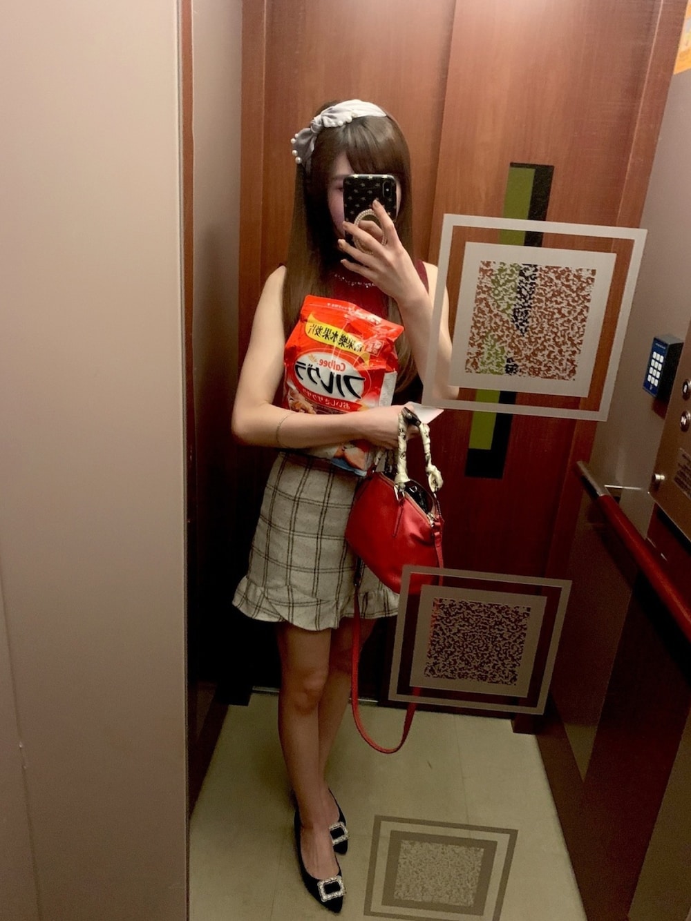 「COACHのアイテム（トートバッグ、ピンク系）」を使った、Iris💕さん（レディース・158cm）の春コーディネートの1枚目の写真