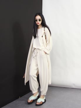 「日系极简」｜「アイテム（スウェット）」を使った、奢侈的大侠さん（レディース・163cm）の春コーディネート