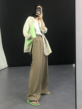 「通勤穿搭」｜「アイテム（ビーチサンダル）」を使った、奢侈的大侠さん（レディース・163cm）の夏コーディネート