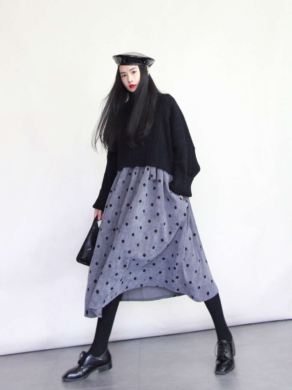 「ootd、秋、冬、休闲、连衣裙、复古、少女、oversize、古着MIX、日系极简」｜「THE LOCUST网店のアイテム（ワンピース、グレー系）」を使った、奢侈的大侠さん（レディース・163cm）の秋コーディネートの1枚目の写真