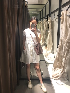 「ZARA KIDS」｜「アイテム（チュニック）」を使った、Katie Kwokさん（レディース・160cm）の春コーディネート