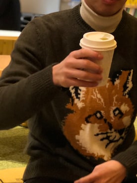 「Maison Kitsune（メゾンキツネ）のFOX HEAD PULLOVER（ニット/セーター、グリーン系）」を使った、くちびるさん（メンズ・173cm）の冬コーディネート